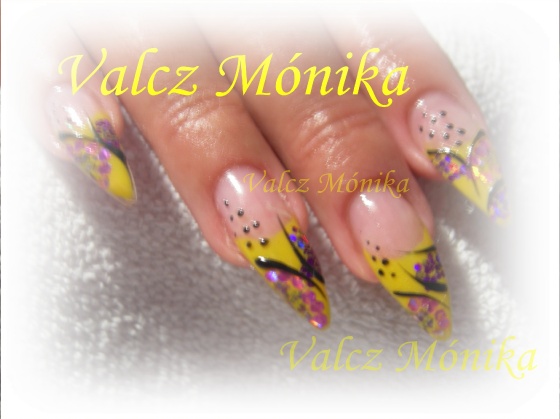 VALCZ MÓNIKA - 2008. Yellow-violet - 2009-09-21 23:55